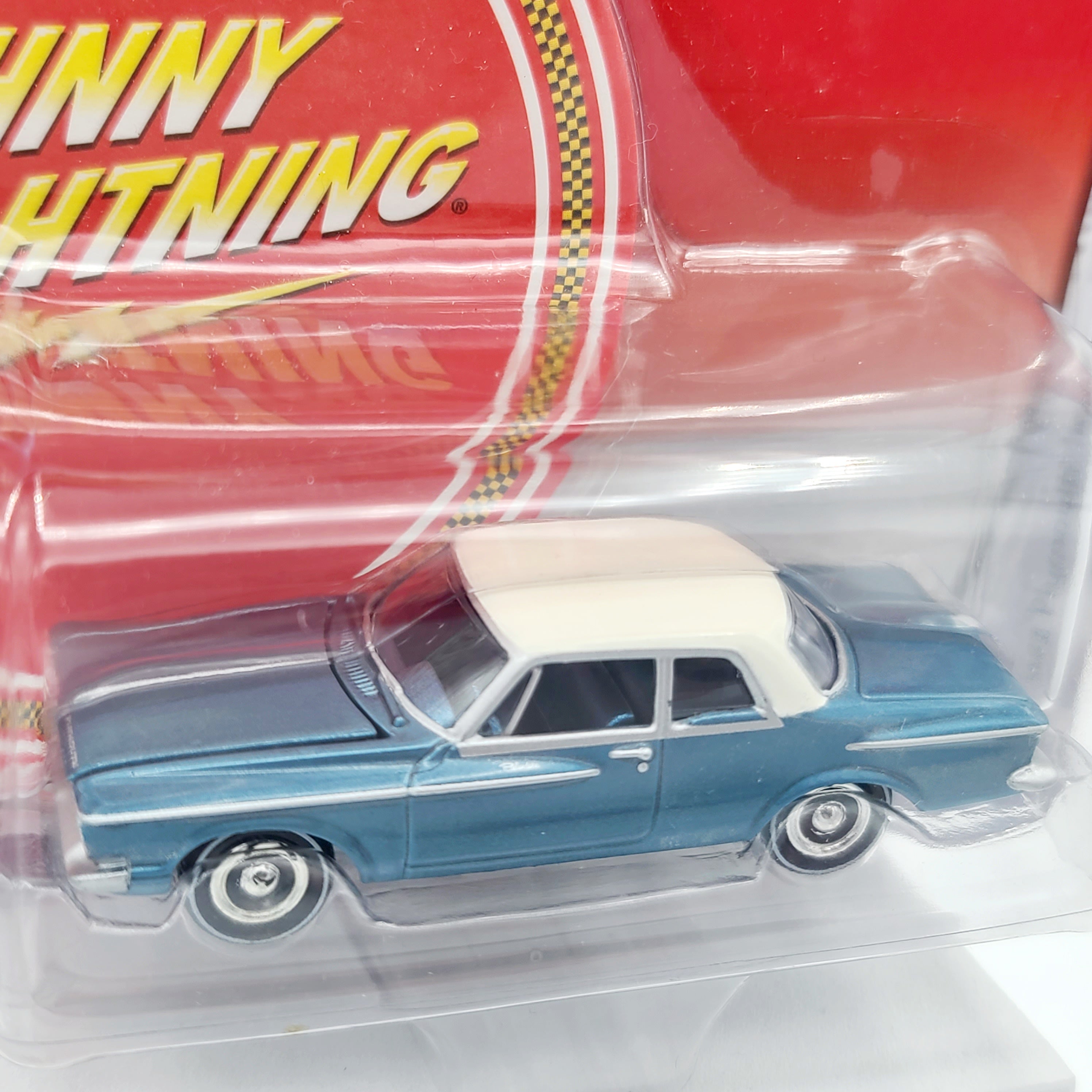 Johnny Lightning '62 Plymouth Belvedere - 1:64 (2005 Mopar or No Car Rel. 8)